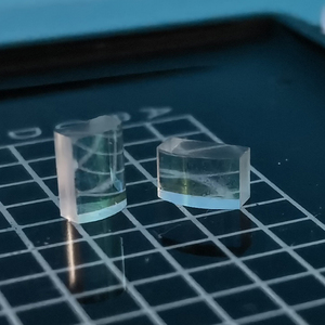 Lente Cilíndrica Plano Convexa de Alta Precisión, de Sílice Fundida K9, Gran Tamaño, Distancia <span class=keywords><strong>Focal</strong></span> de 250 mm y 150 mm - Product Image 1