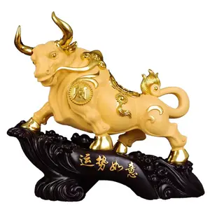 Drop shipping Chinese Traditional Fengshui Poly Resin Gold Electronic Plating Bull Table Top Statues for Home Office