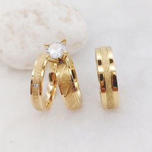 Nice Alliance Lovers Anillos <span class=keywords><strong>de</strong></span> compromiso <span class=keywords><strong>de</strong></span> boda CZ diamante joyería Frosted 18K anillo chapado en oro <span class=keywords><strong>para</strong></span> hombres y mujeres - Product Image 1