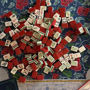 Alas Mahjong Karet Modern Ramah Lingkungan dan Tahan Lama dari OEM - Desain Portabel untuk 4 Pemain - Product Image 5