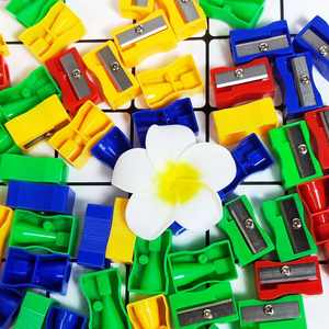 ที่เหลาดินสอคุณภาพดี ที่เหลาดินสอพลาสติกแบบสองรู ราคาถูก ของขวัญส่งเสริมการขายสำหรับโรงเรียน ที่เหลาดินสอขนาดเล็ก - Product Image 5