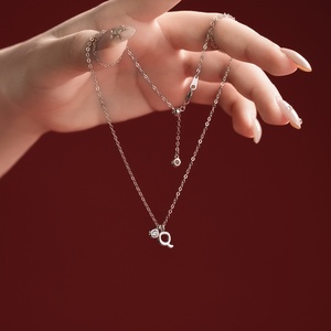 Nuova Collana Dylam con Lettera dell'Alfabeto 'Q' in Zirconia Cubica Placcata in Rodio, Collana Personalizzata con Iniziale <span class=keywords><strong>per</strong></span> Donne - Product Image 2