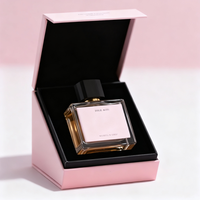 Maßgefertigte Rosa Geschenkbox mit Magnetdeckel und Geformtem Einsatz für Parfüm- und Kosmetikgeschenke