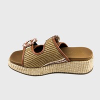 Mules décontractées à bout ouvert avec empeigne tressée colorée et boucle carrée en strass, sandales compensées à plateforme pour femme
