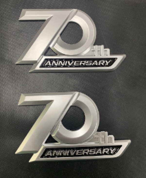 JD AUTO 70周年記念サイドエンブレムステッカー トヨタ