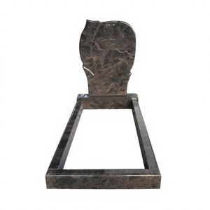 Stèle funéraire en granit de Pologne - Product Image 2