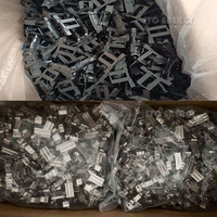Clips de drainage d'eau en ABS/SUS de 30 mm pour panneaux photovoltaïques – Guides d'eau et pinces de drainage pour la nettoyage des panneaux et l'élimination de la saleté (vente en gros)