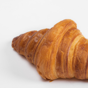 Croissants Pré-cuits en Gros, 80 Grammes, Faits Main, Goût Premium, Service OEM/ODM, Usine Alimentaire An Thai Minh Vietnam - Product Image 1