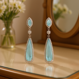 Boucles d'oreilles pendantes en cristal bleu clair E3003 pour femme, classiques, taille poire, serti clos, bijoux de mode pour soirée - Product Image 2