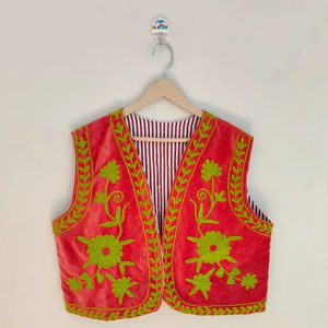 Chaleco de Terciopelo Bordado a Mano, Chaleco de Terciopelo Hecho a Mano, Chaqueta, Chaleco Bordado a Mano con Diseño Suzani, Chaleco de Terciopelo Bohemio con Estampado Floral, Chaleco de Algodón - Product Image 1