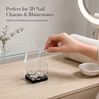 Cube de présentation pour charms d'ongles en acrylique avec couvercle à charnière, boîte de rangement transparente anti-poussière avec base noire pour strass et pierres précieuses