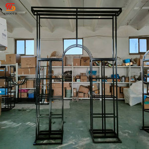 ฉากติดหลังสำหรับงานแต่งงานงานดีไซน์กระจกสีทอง/สีเงินทรงสี่เหลี่ยมรูปทรงเรขาคณิตเรียบหรูหรา - Product Image 1