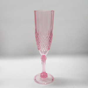 Cx क्लासिक हीरा पैटर्न उच्च-पैर वाले प्लास्टिक लाल शराब और शराब कप 201-300 मिली क्षमता - Product Image 4