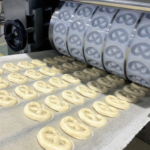 Machine à fabriquer des biscuits mous entièrement automatique à haute productivité de 200 kg/heure avec machine à former des biscuits croustillants rotative au lait et au maïs - Product Image 1