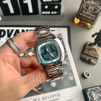 Nouvelle montre numérique à double affichage vintage, style futuriste carré, montre-bracelet pour homme, boîtier en alliage, montres à quartz pour homme, électroniques