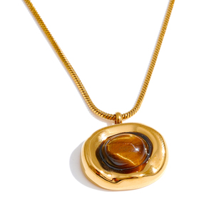 JINYOU 4939 Collar Vintage de Cadena de Serpiente de Acero Inoxidable Chapado en Oro con Colgante de Piedra Natural Ojo de Tigre de Forma Geométrica - Product Image 1