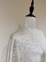 Meilleure Vente Tissu Jacquard Métallisé Brillant 97% Rayonne 3% Lurex Motif Floral Antique Damassé pour Écharpe Robe Kimono