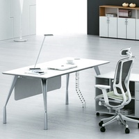 Bureau de direction avec plateau en MDF et structure en alliage d'aluminium, avec armoire de classement latérale