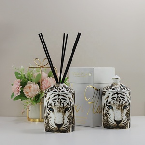 Bán Buôn Tùy Chỉnh Trắng Gốm Hương Thơm Hoa Khuếch Tán Sang Trọng Lọ Gốm Hào Quang Nến Tàu Sứ Nến Lọ Với Nắp & Gi - Product Image 5