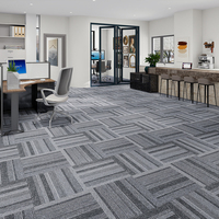 Dalles de moquette commerciales carrées en polypropylène, asphalte, PVC, PE, avec support non tissé, dalles de moquette modulaires pour bureaux