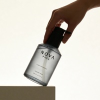 Flacon de gel douche en verre noir opaque givré de luxe à épaule inclinée 100 ml 120 ml 200 ml pour huile corporelle et lotion