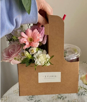 Boîte de transport écologique en papier kraft pour café, thé et fleurs avec poignée, fermeture magnétique et ruban