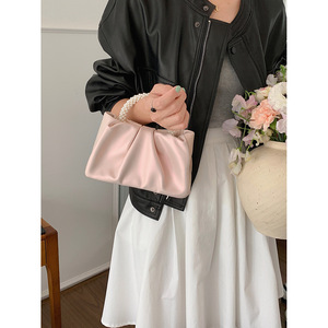 กระเป๋าถือทรงคลาวด์จีบประดับมุกหรูหรา สีขาว ขนาดมินิ สำหรับใช้ในชีวิตประจำวัน - Product Image 2