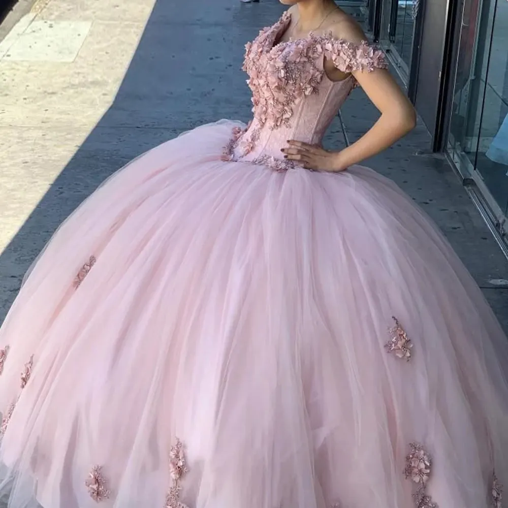 QD1542 Pink Quinceanera Dresses 3D Flowers Appliques Lace Off The Shoulder For 15 Girls Ball Formal Gowns Puffy Tulle