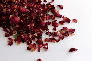 กลีบกุหลาบแห้งสีแดงธรรมชาติ วัตถุดิบชาสมุนไพร สำหรับชงดื่มและตกแต่ง - Product Image 4