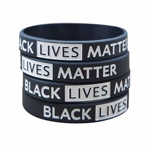 Pulseras de Plástico Promocionales con Logotipo Personalizado de Fábrica, Pulseras Impermeables para Festivales, Personalizadas con Colores y Grabado - Product Image 2