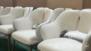 Chaise simple minimaliste nordique avec pieds en métal, chaise en cuir rembourrée de luxe pour hôtel, salle de conférence, restaurant, usage commercial - Product Image 2