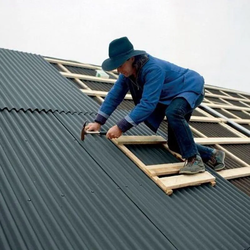 Sıcak satış çatı kiremitleri 20g 40g 60g 28 ölçer çinko kaplanmış metal plakaları galvanizli oluklu çelik çatı kaplama levhası