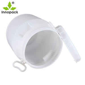 Fûts en plastique <span class=keywords><strong>bleu</strong></span> HDPE de 50 L avec <span class=keywords><strong>couvercle</strong></span> fileté et poignée - Product Image 6
