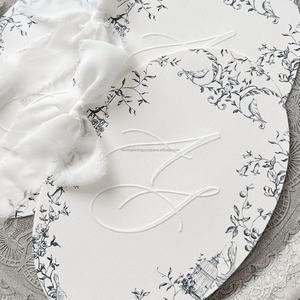 Carte d'invitation de mariage ovale de luxe, gaufrée à sec, monogramme personnalisé, impression sur papier épais, élégante et minimaliste - Product Image 1