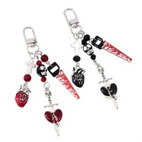 Porte-clés créatif en émail noir avec perles en forme de cœur, style gothique sombre, nouvelle décoration pour sac à dos, cadeau pour amis