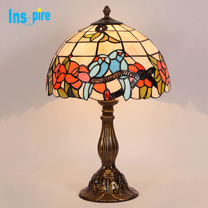 Wholesale luxury original glass lampshade bedside European baroque retro <span class=keywords><strong>tiffany</strong></span> table lamp - Product Image 2