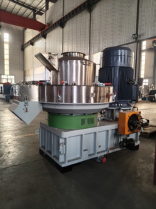 Machine à granulés de biomasse à double matrice annulaire Taichang 1 tonne/heure / Machine à granulés de sciure de <span class=keywords><strong>bois</strong></span> / <span class=keywords><strong>Moulin</strong></span> à granulés de paille et de coques de riz à moteur - Product Image 3