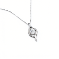 Collier Pendentif Classique pour Femme en Argent 925 Plaqué Rhodium avec Diamant Taille Ronde Brillante Sertissage Griffe Design Goutte d'Eau Chaîne à Maillons