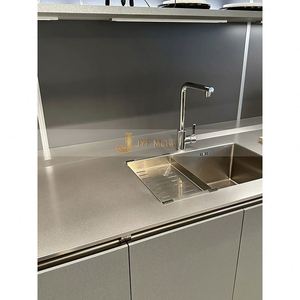 Placa de Acero Inoxidable Antihuellas M77 SUS JIS 4x8 pies 201/304J1/316L de 0.5-0.8mm con Servicios de Doblado, Corte y Soldadura - Product Image 3