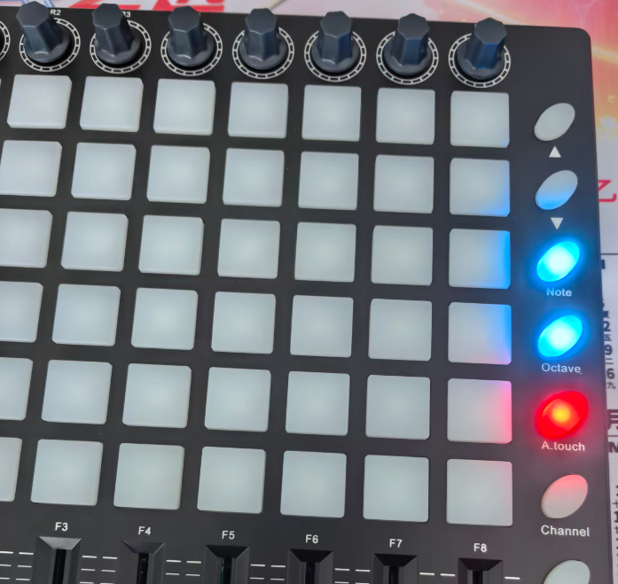 worlde orca pad48 MIDI コントローラ キーボード パッド Worlde ORCA PAD48 Portable USB MIDI Drum Pad DJ Controller 48 Pads