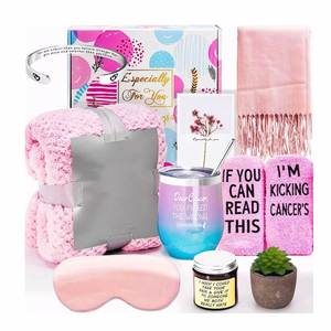 Set de Regalo para Mujeres Sobrevivientes de Cáncer, Precio Bajo, al por Mayor, con Vaso, Manta, Calcetines, Vela, Regalos de Spa de Lujo Personalizados para Ella - Product Image 1