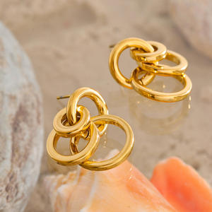 Boucles <span class=keywords><strong>d</strong></span>'oreilles pendantes Mchic 2813 pour femmes, plaquées <span class=keywords><strong>or</strong></span>, <span class=keywords><strong>multi</strong></span>-<span class=keywords><strong>anneaux</strong></span>, en acier inoxydable, imperméables, hypoallergéniques - Product Image 2