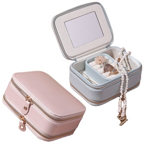Caja de Joyería Personalizada en Oferta, Caja de Joyería Portátil con Capas de Cuero y Terciopelo - Product Image 1