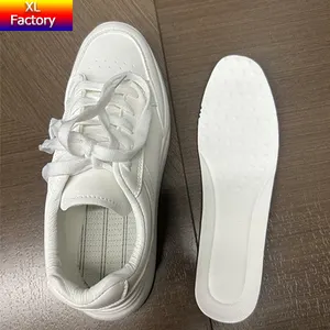 Personalizado OEM Marca Pequenos Sapatos Brancos Solas Grossas Europeu Canal Quente Barato Atacado Sapatos das Mulheres