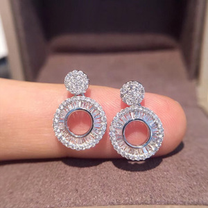 Orecchini Rotondi Scintillanti per Donne, Orecchini a Perno Minimalisti, Gioielli per Orecchie alla Moda per Uso Quotidiano - Product Image 1