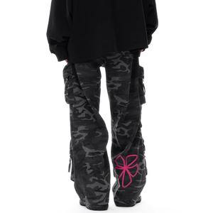 กางเกงคาร์โก้ลายพรางแบบขายส่งสั่งทำได้ ทรงยูนิเซ็กซ์ ลายกราฟฟิตี ดีไซน์ 3 มิติ กระเป๋าคาร์โก้สไตล์พังก์ กางเกงคาร์โก้ลายพรางสีเข้มสำหรับผู้ชาย - Product Image 5