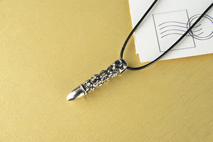 Lingkungan Kalung Liontin Tengkorak Peluru Pria, Aksesori Kalung Trendi Modis Bahan Aloi - Product Image 2