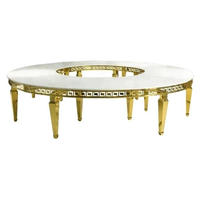 Tables de banquet modernes en acier inoxydable pour événements en plein air, avec un design élégant et durable pour les occasions formelles
