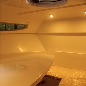 Oferta Especial: Bote de Fibra de Vidrio de 24 Pies con Media Cabina - Product Image 6