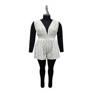 Vestido corto informal de verano con cuello en V, sin mangas, de encaje blanco, cintura elástica y ajuste holgado - Product Image 1
